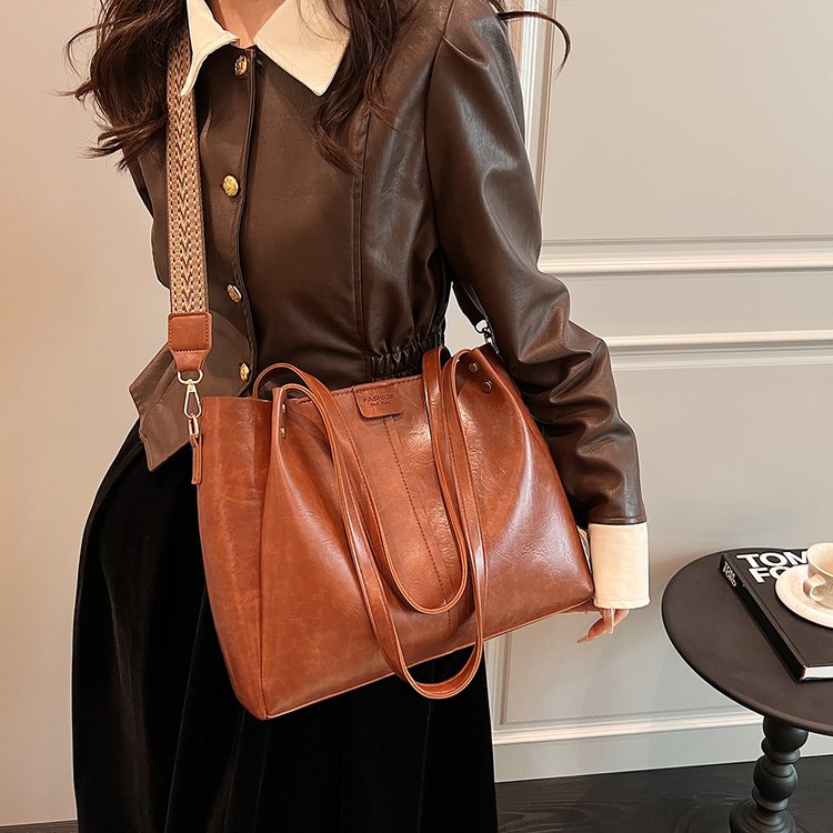 Commuting versatile armpit large capacity bag for women 2024 new spring and summer Korean version retro fashion tote bag shoulder bag