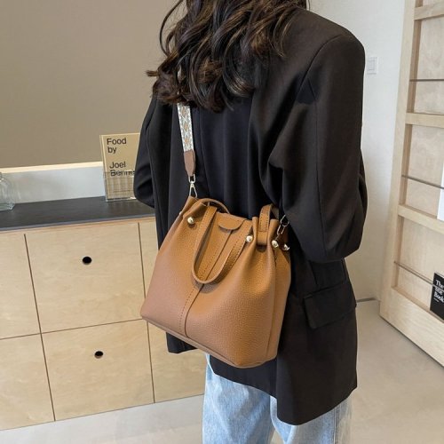 Bags Korean high-end versatile bucket bag spring and summer 2024 new wideband single shoulder crossbody bag women's handbag