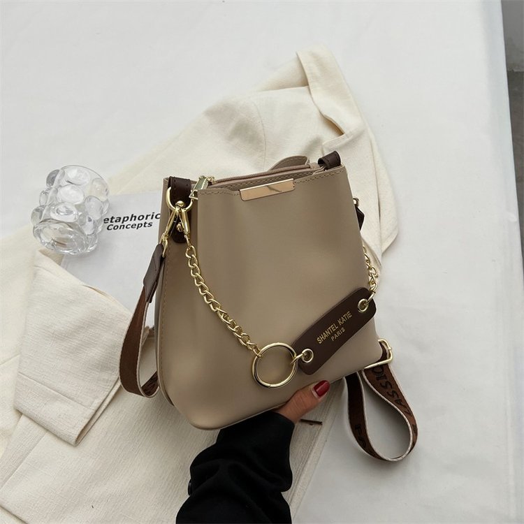Korean style popular large bag women's bag new fashion wide shoulder crossbody bag autumn and winter retro texture bucket bag