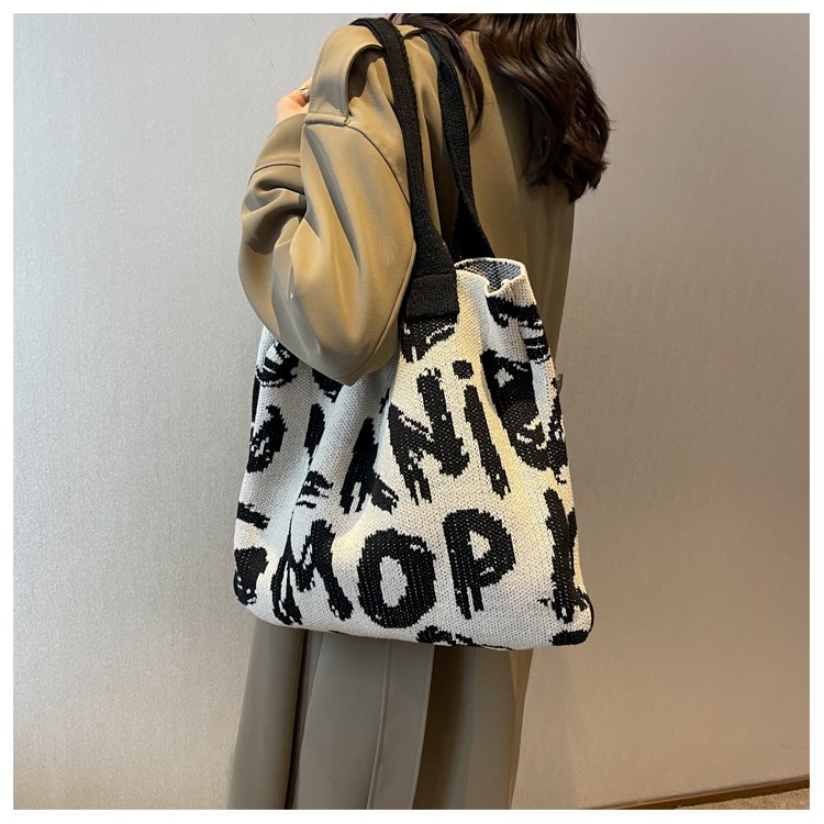 Korean summer simple and versatile bags, fashionable shoulder bags, crossbody bags, handbags, large-capacity tote bags for women, cross-border