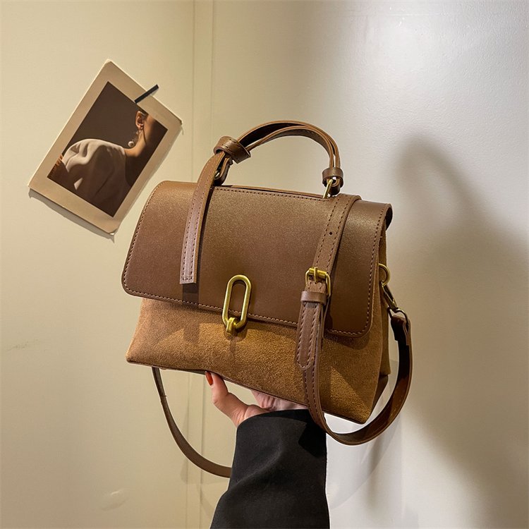 Frosted retro bag for women, large capacity, new autumn and winter versatile single shoulder crossbody bag, women's handheld small square bag