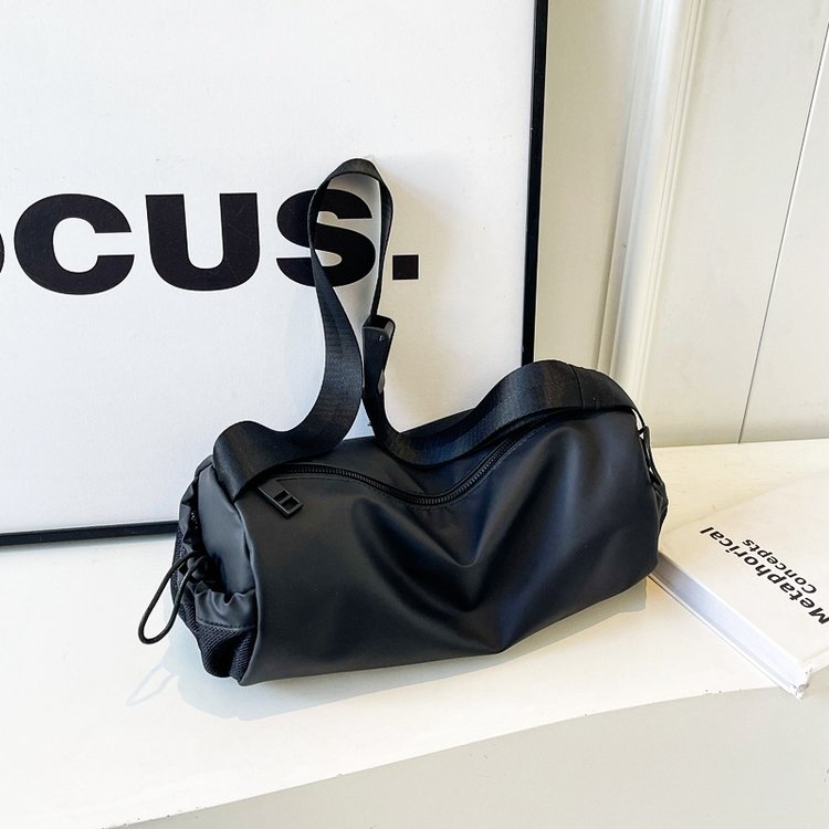 2024 New Waterproof Leather Film Casual Commuting Bags Fashionable Lightweight Messenger Bags Pillow Bags Crossbody Bags for Women