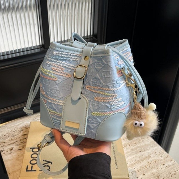 Cute girly small bag for women 2024 new popular western style crossbody bag fashionable casual canvas portable bucket bag