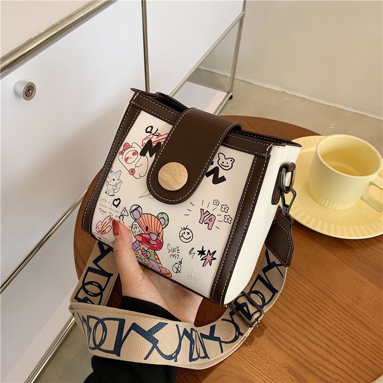 This year's popular small bag women's crossbody bag new fashion versatile niche design broadband cartoon bucket bag