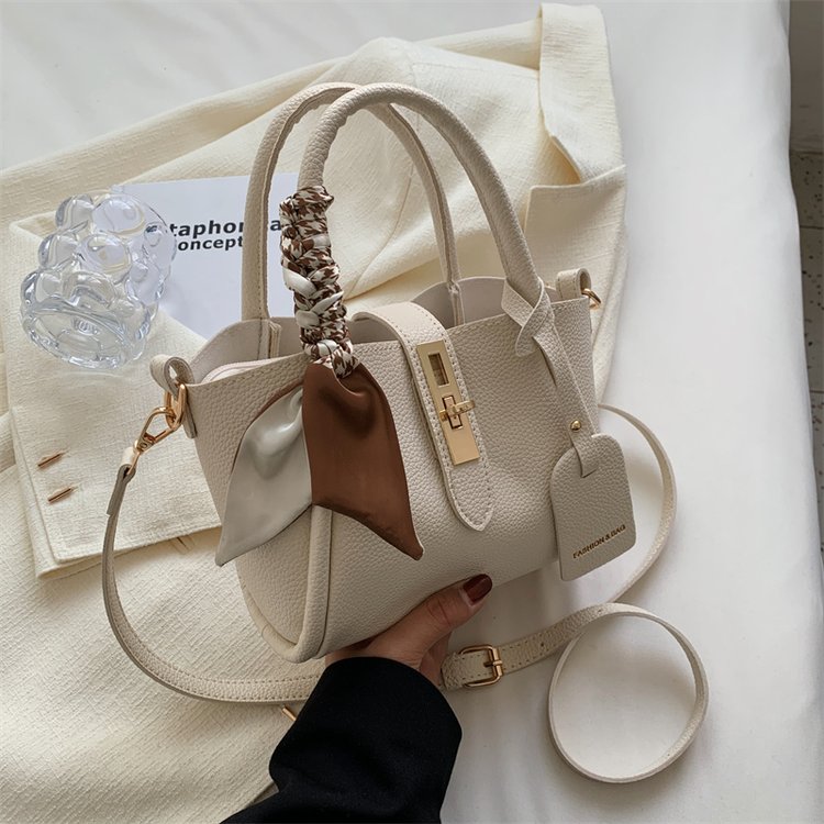 This year’s popular bags for women 2024 new styles, versatile hand-carrying crossbody bags, Korean style niche design bucket bags