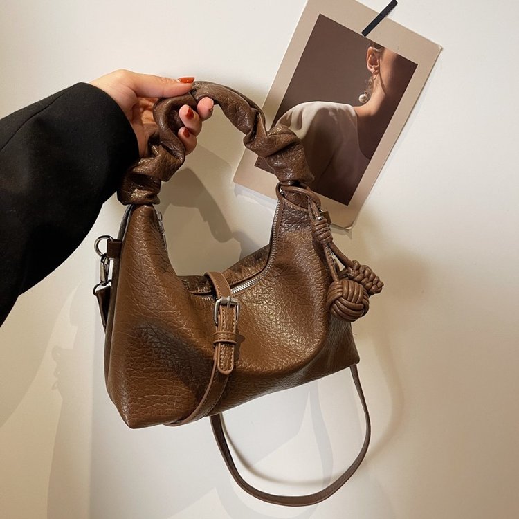 High-end texture retro light luxury fashion bag 2024 new niche design handbag versatile shoulder dumpling bag