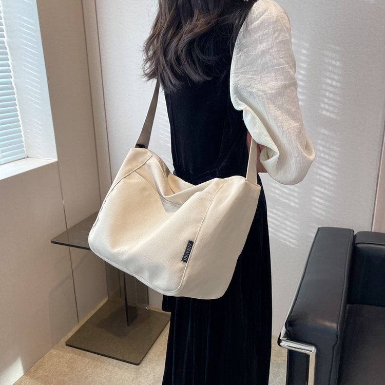 Canvas bag women's large capacity 2024 new fashion autumn and winter versatile wideband messenger bag women's popular bucket bag
