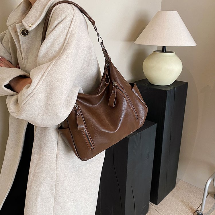 Bags Women's Tote Bag Large Capacity Autumn and Winter Crossbody Retro New Style Ladies' Handheld Shoulder Class Commuting Bag