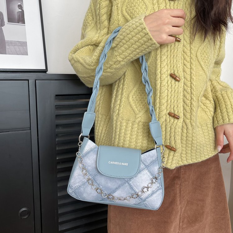 2024 new style bags for women, fashionable and simple shoulder bags, fashionable casual small square bags, niche popular armpit bags