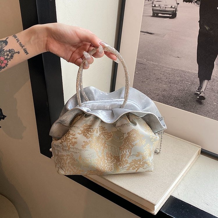 This year's popular niche new Chinese style bags for women 2024 new versatile chain crossbody bag fashion embroidered handbag