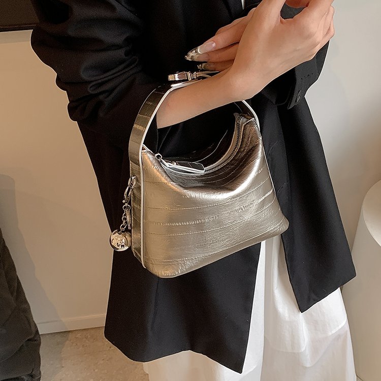 Bell Eel Pattern Soft Leather Lunch Box Bag 2024 New Versatility Fashion Hand-Ball Crossbody Bag Shoulder Hand Armpit Bag