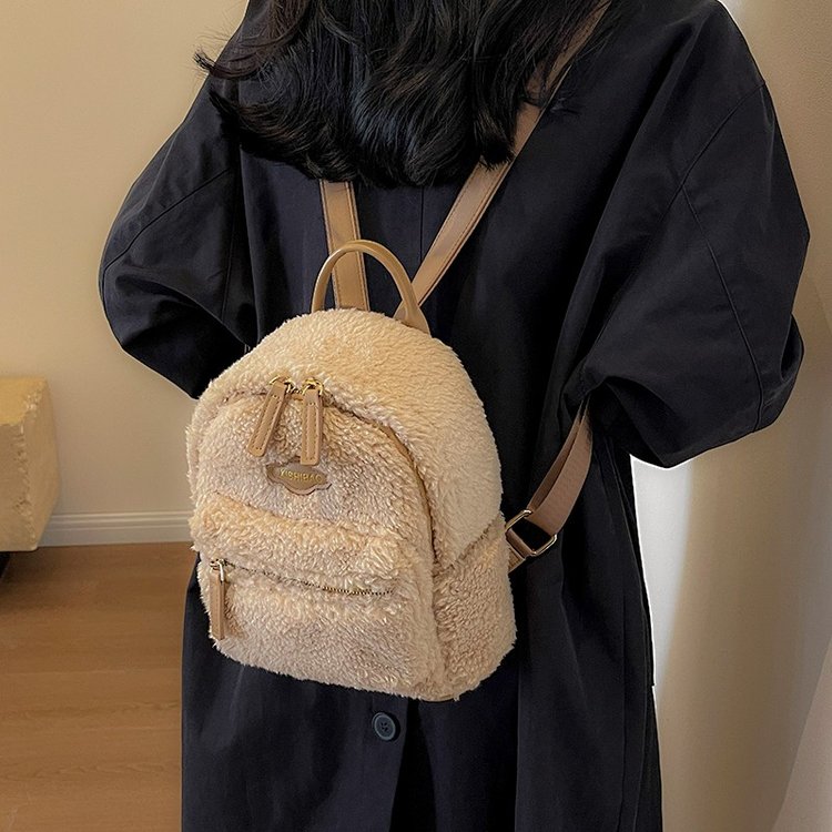 Autumn and winter plush women's backpack, new versatile furry backpack, popular mini school bag