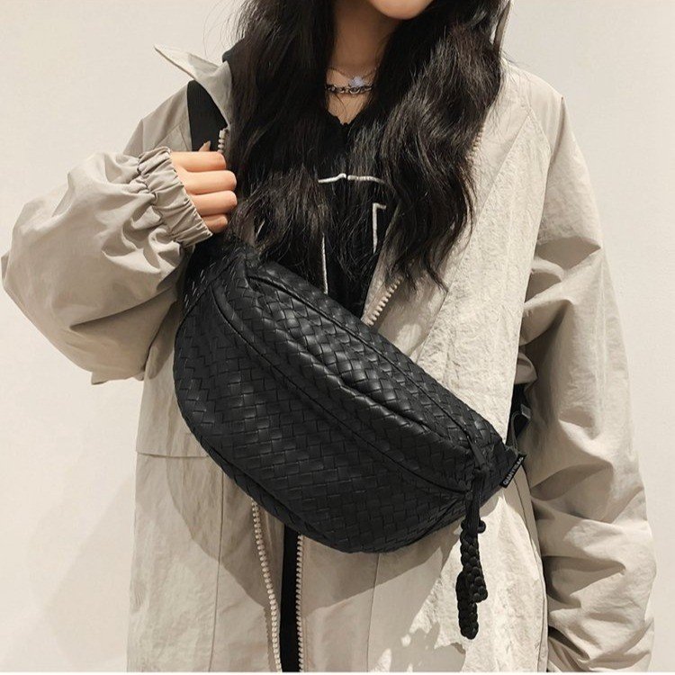 Factory direct sales women's bag trendy small chest bag large capacity couple casual men's waist bag crossbody bag backpack shoulder bag