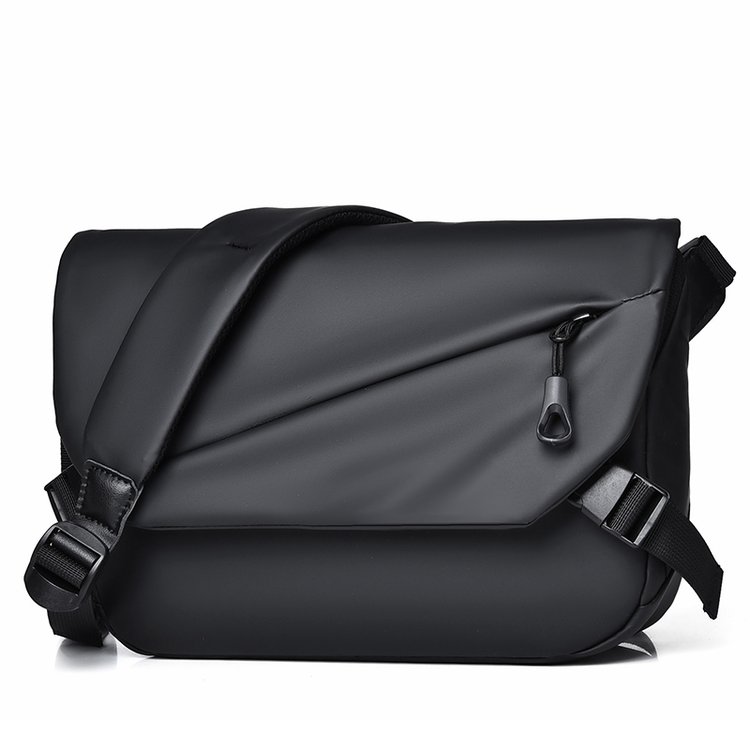 Cross-border new men's casual bag outdoor sports fashion leather film shoulder large capacity crossbody bag dropshipping