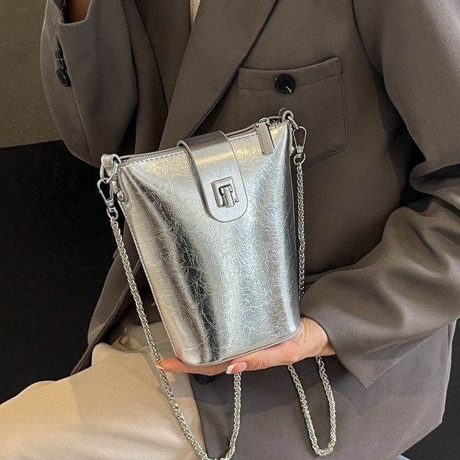 Summer exquisite high-quality chain small bag for women 2024 new light luxury bucket bag single shoulder crossbody mobile phone bag