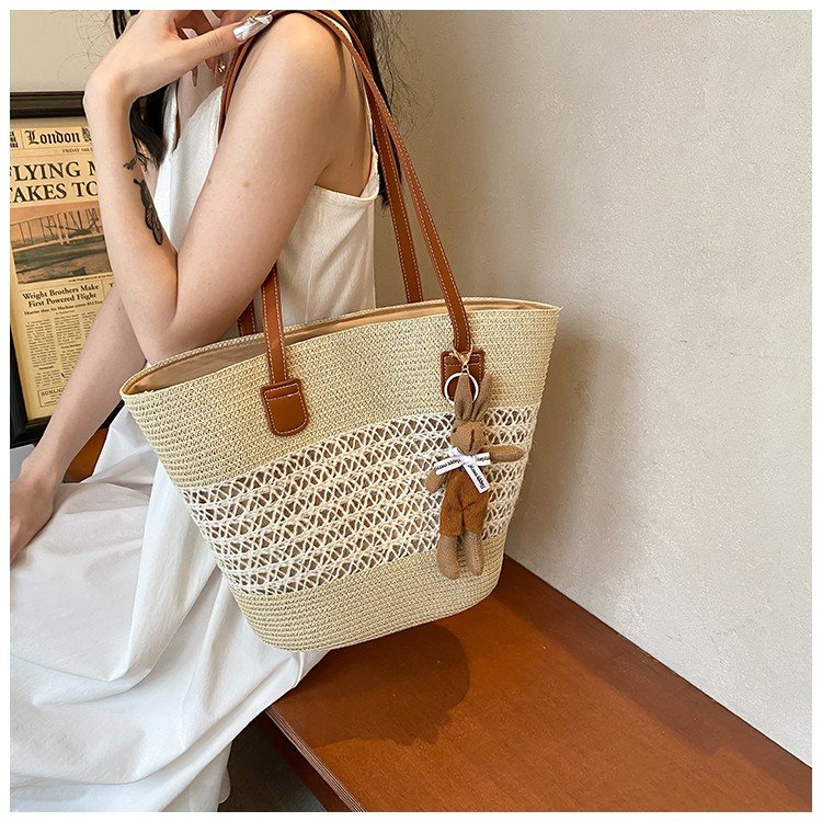 2024 new style small fresh and sweet style braided straw fashion ins style trendy women's bag shoulder bag handbag