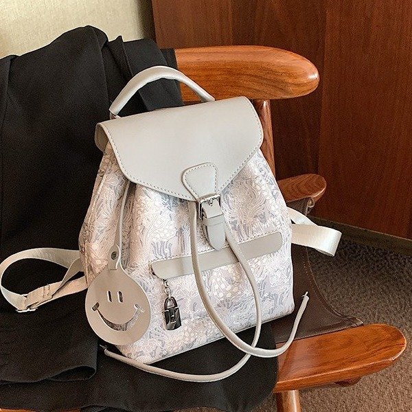 Niche design bag new backpack women's portable bucket bag high-end casual outing travel backpack
