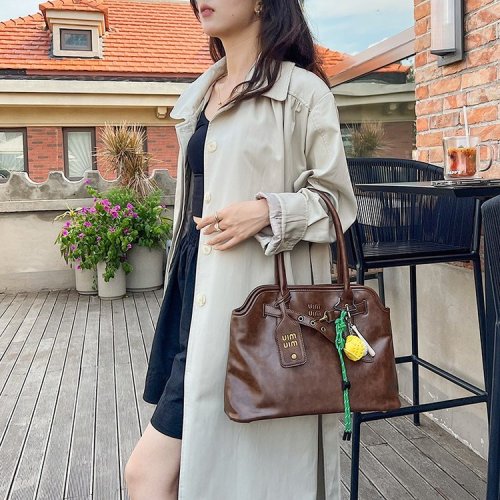 Korean high-end large-capacity bag for women 2024 new fashion retro handbag versatile commuter tote bag trendy