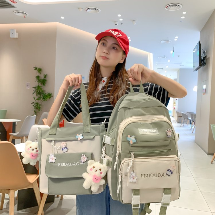 Small fresh schoolbag for female junior high school students with good looks and cute primary school students’ backpacks for middle school students with large capacity and lightweight backpacks