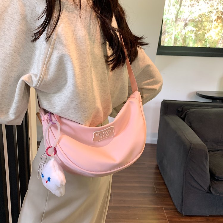 Large-capacity lightweight versatile bag for women 2024 new trendy casual shoulder bag commuting diagonal crescent bag dumpling bag