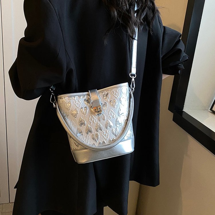 New Chinese style handbags for women 2024 summer new style national style embroidered bucket bag foreign style versatile single shoulder crossbody bag