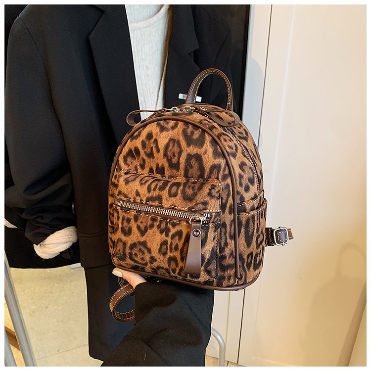 Foreign trade fashion leopard print backpack women's 2024 autumn new super hot handbag commuting travel small backpack