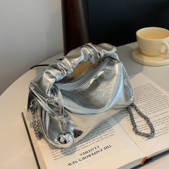 Hand-carrying fashionable pleated small square bag for women, high-end shoulder bag 2024 summer new fashion crossbody bag for women