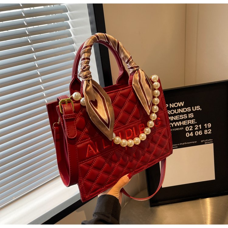 Red wedding special women's bag bridal handbag wedding bag large capacity bag women's niche available red envelope handbag