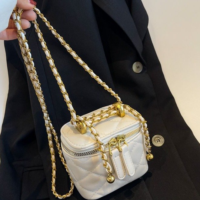 Autumn and winter new style small fragrance bag mini small bucket chain women's crossbody bag leather embroidery classic small square bag