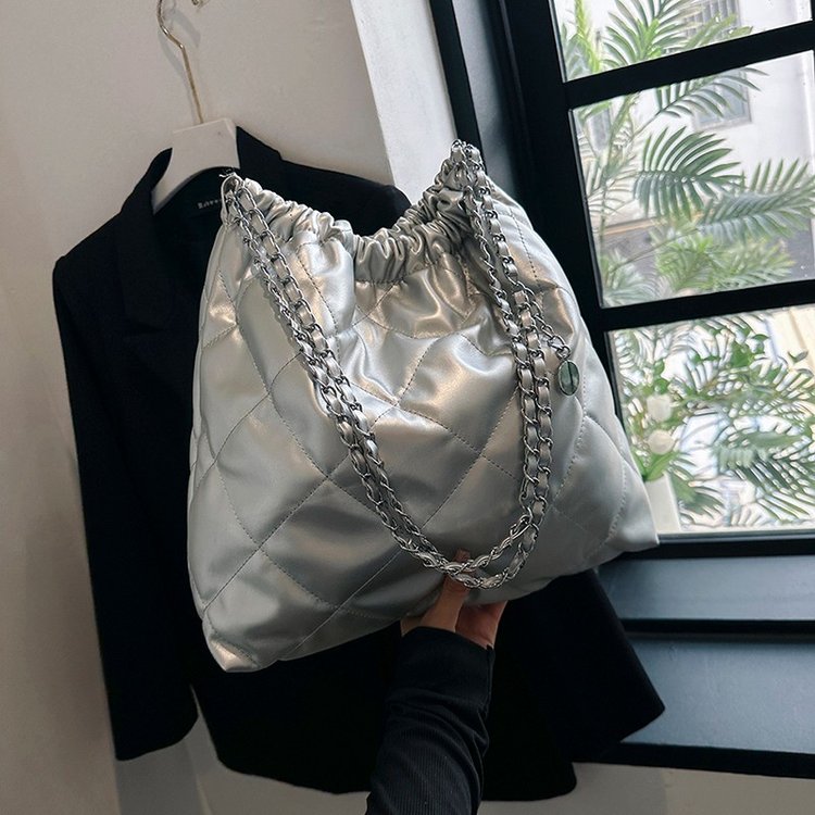 Diamond chain bag for women large capacity 2024 new spring letter strap design textured single shoulder crossbody bag bucket