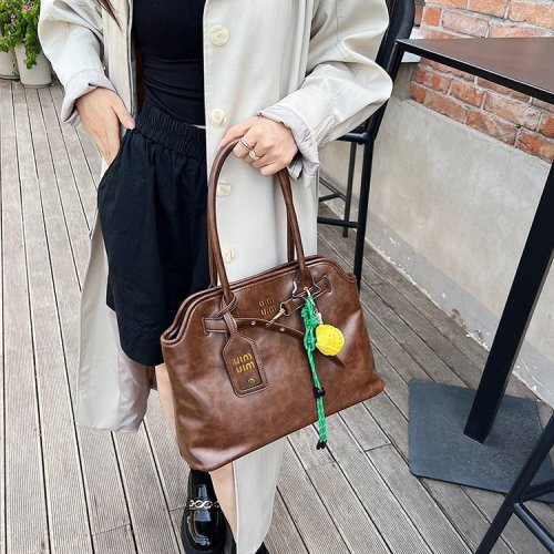 Korean high-end large-capacity bag for women 2024 new fashion retro handbag versatile commuter tote bag trendy