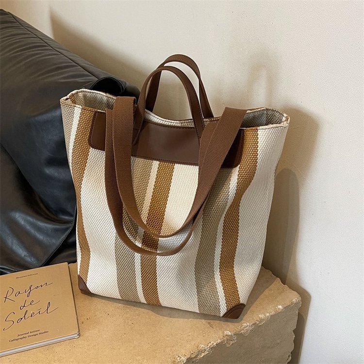 Large-capacity commuter bag for women 2024 summer new striped canvas bag casual shoulder tote bag travel handbag