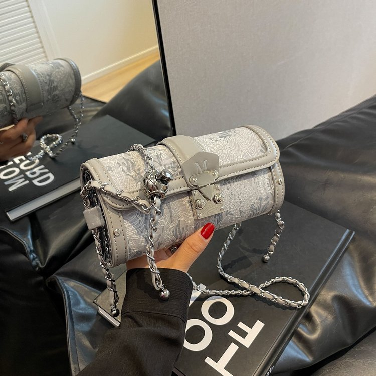 High-looking luxury retro small round bag 2024 new forest style single shoulder crossbody bag small bag modern chain women's bag