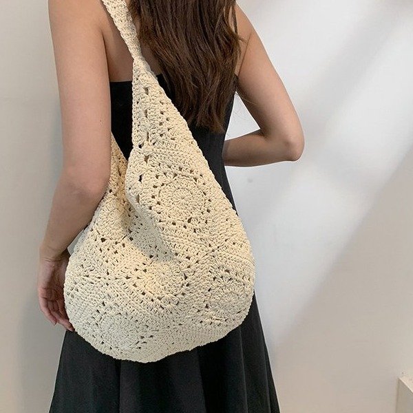Handmade crochet cotton thread grandmother's pattern hollow flower woven women's bag Laizhou straw woven factory vacation beach shoulder bag