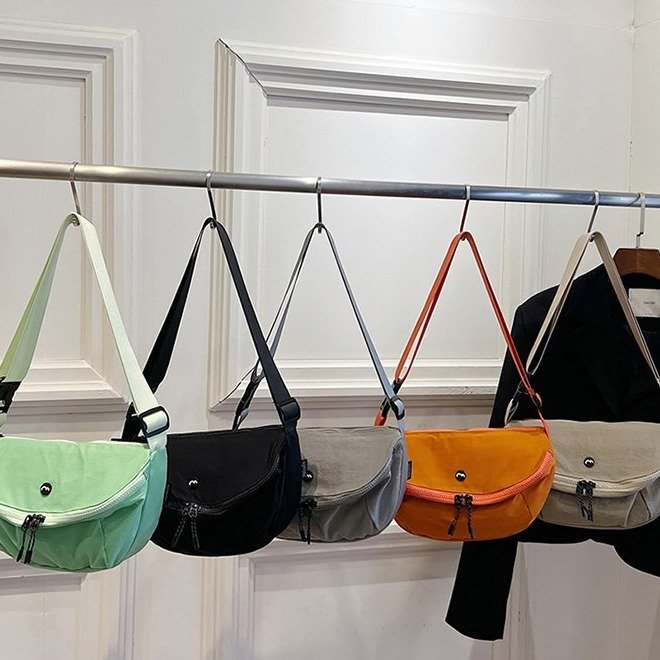 Bags Women's niche casual shoulder crossbody bag trendy fashion canvas chest bag small shoulder bag street bag commuter bag large capacity