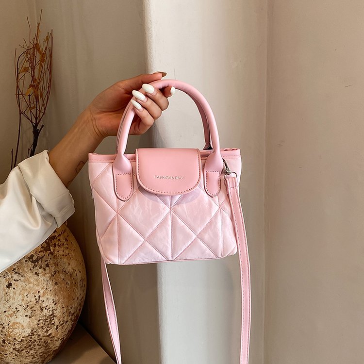 ins Xiaoxiangfeng Embroidery Thread Bucket Bag 2024 Autumn New Diamond Handbag Fashion Versatile Shoulder Crossbody Bag