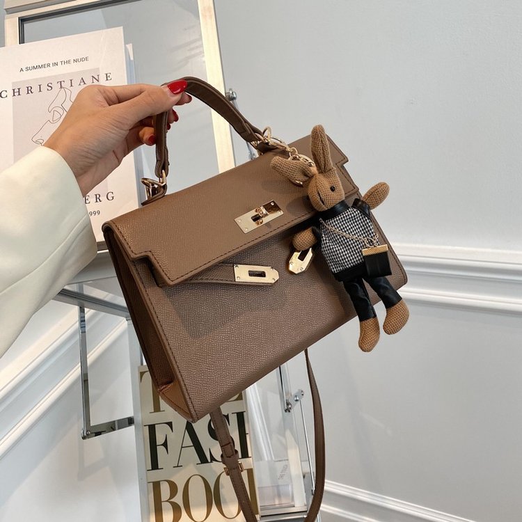 High-end light luxury Kelly bag 2024 new niche design single shoulder crossbody bag for women retro versatile handbag