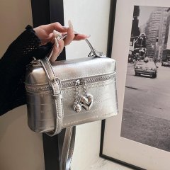 Trendy fashionable bags for women 2024 new niche design single shoulder crossbody bag rhombus chain portable bucket bag