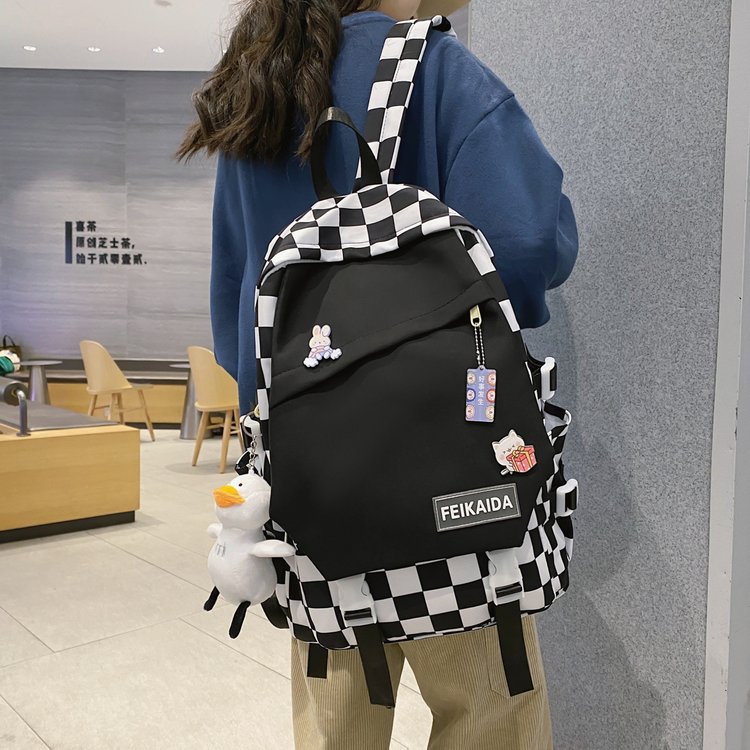 Good-looking schoolbags for female junior high school students, Korean style high school students, Harajuku style backpacks, lightweight large-capacity backpacks for college students