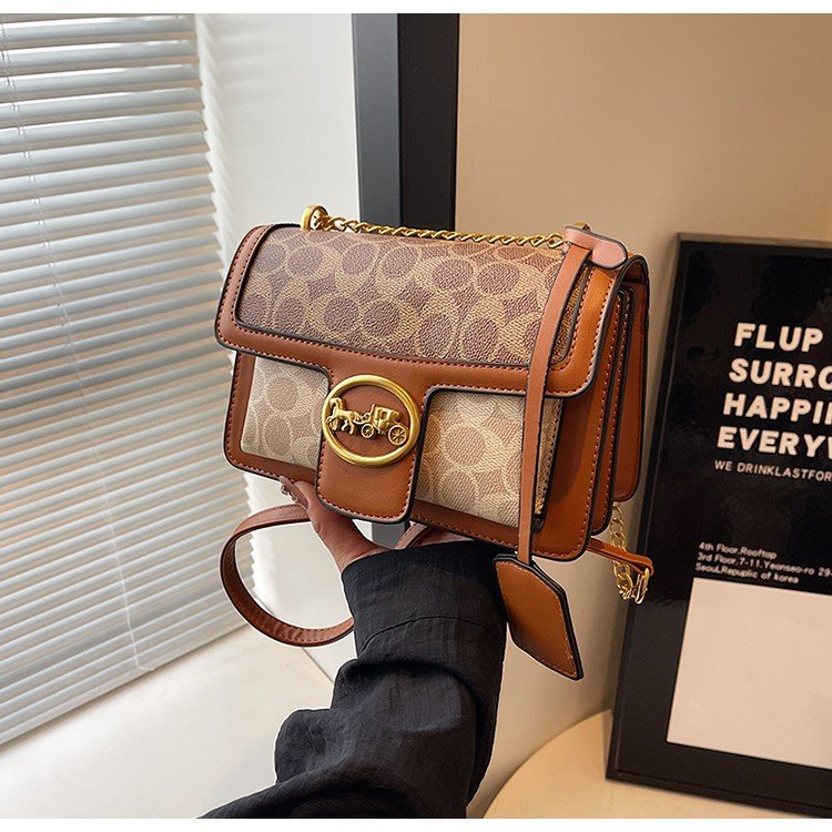 IT2024 Spring and Autumn New Women's Bag Light Luxury Retro Crossbody Small Square Bag Shoulder Underarm Bag Women's Versatile Bag