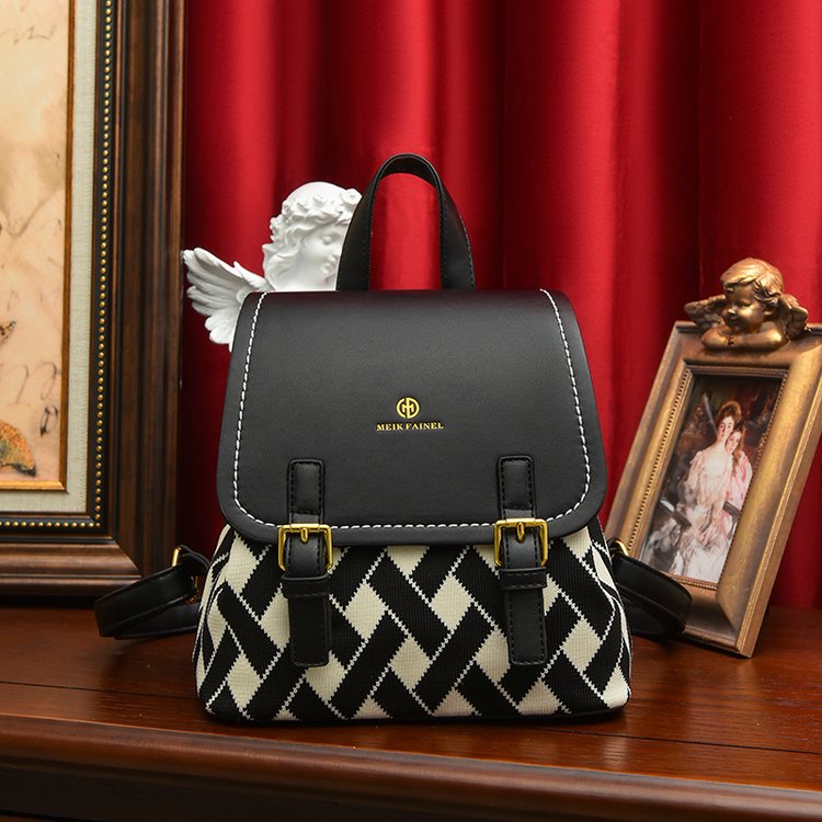 Commuting British style backpack 2023 new fashion high-end women's large capacity backpack leisure bag travel bag
