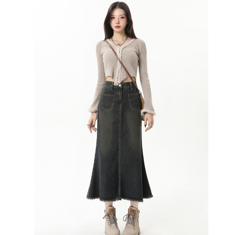 New autumn and winter Korean style fashionable cement gray denim skirt, slimming, covering the crotch and covering the buttocks, versatile fishtail skirt, trendy