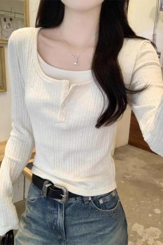 Navy blue fake two-piece sweater for women, spring style, unique and beautiful top, designed with a tea-like fragrance