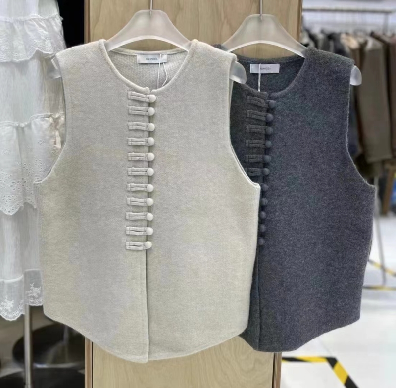 New Chinese style round neck disc button knitted vest vest for women autumn and winter layered sleeveless sweater cardigan waistcoat top