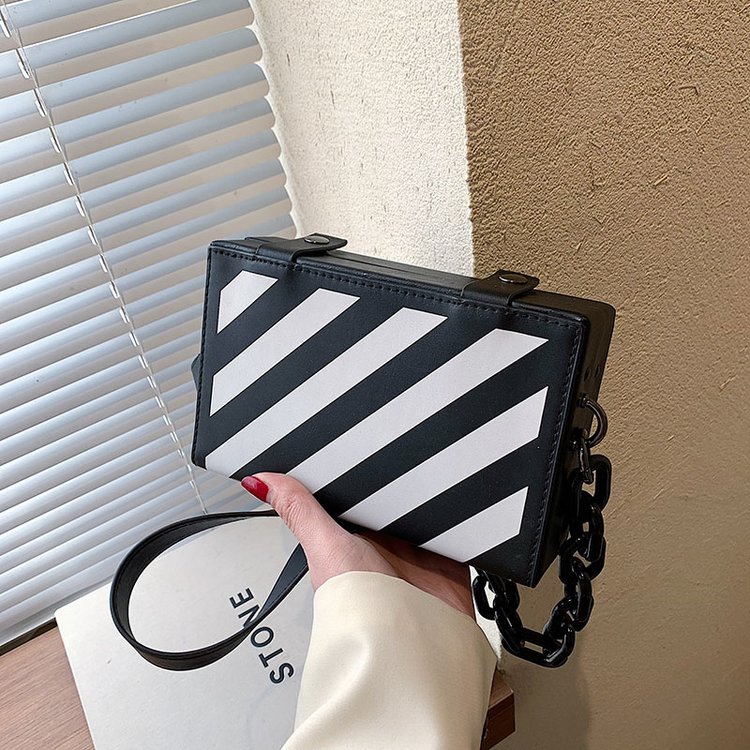 Box bag for men, trendy and cool casual shoulder bag, black and white striped mobile phone bag, checkerboard bag for women, new crossbody bag