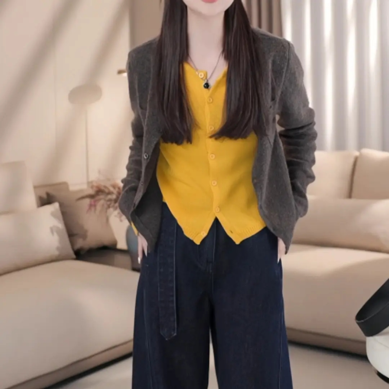 Large size autumn new 2024 fashionable lazy casual slim splicing fake two-piece knitted cardigan versatile sweater