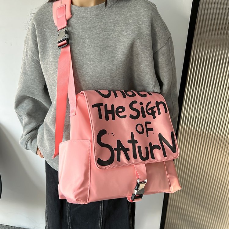 Korean Ginger Seulgi's same style shoulder bag with personalized graffiti letters large capacity messenger bag crossbody bag street backpack large bag