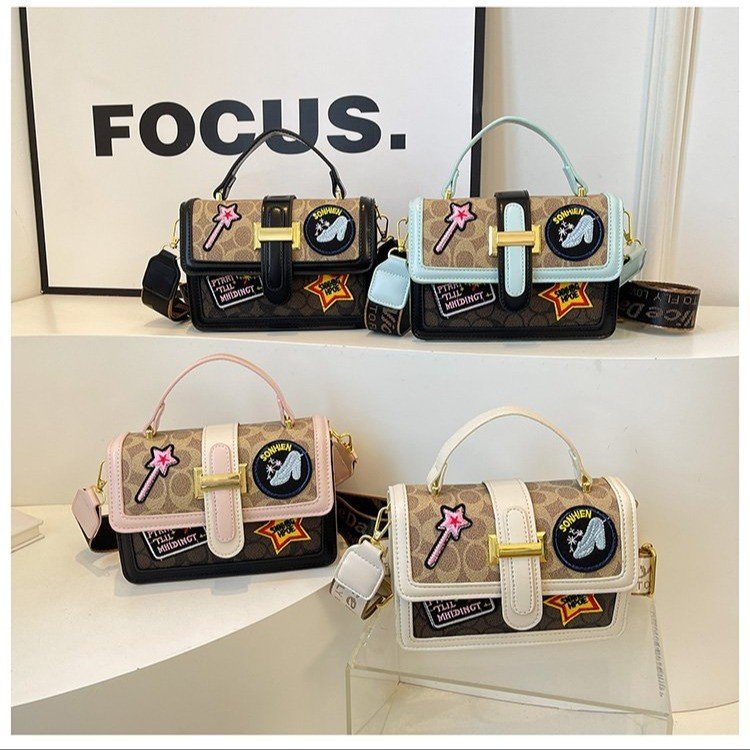 [Monthly sales 1000] Hong Kong IT live broadcast best-selling badge printed casual portable cross-body small square bag shoulder bag