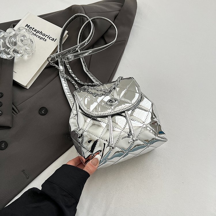 Silver patent leather small backpack for women 2024 new style small fragrant style rhombus chain mini shopping niche design backpack
