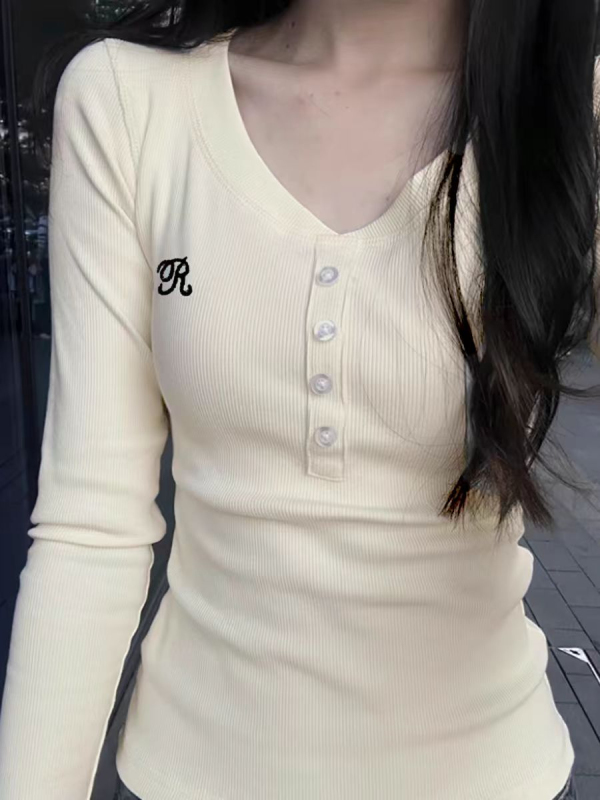 Single-breasted embroidered long-sleeved T-shirt for women in autumn and winter, slim-fitting short hot girl v-neck bottoming shirt, regular versatile and simple top